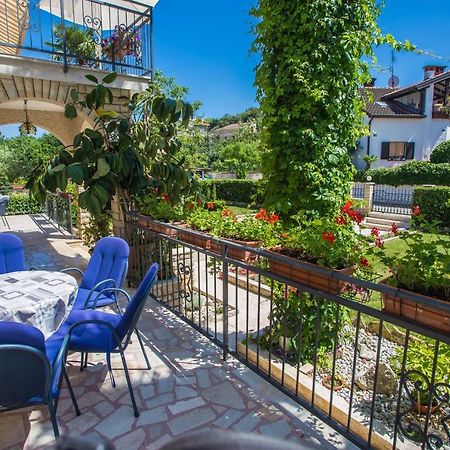 Garden View Apartment In Porec For 2 - 4 Persons Luaran gambar