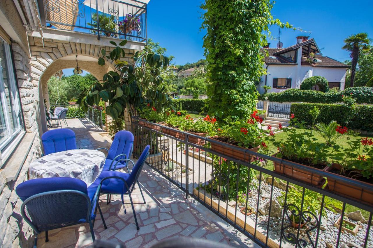 Garden View Apartment In Porec For 2 - 4 Persons Luaran gambar