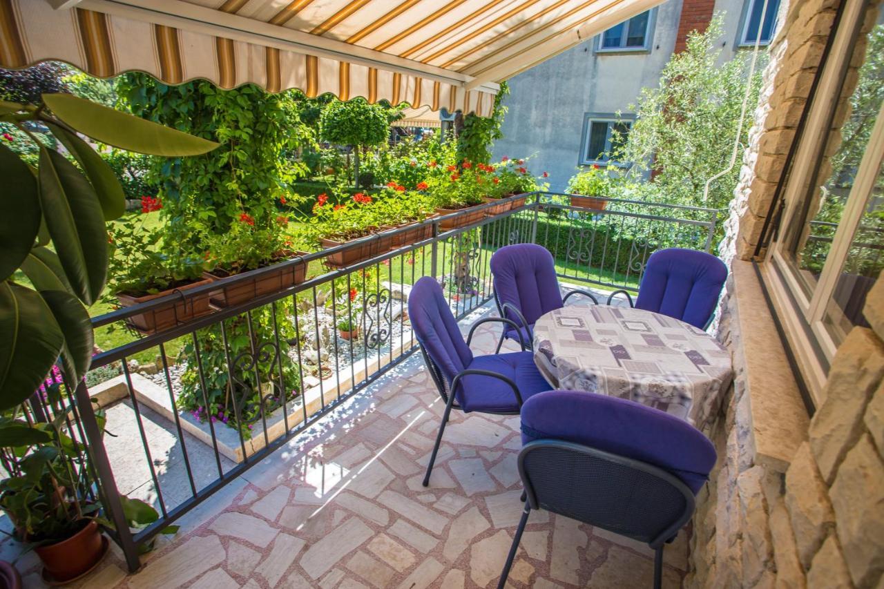 Garden View Apartment In Porec For 2 - 4 Persons Luaran gambar