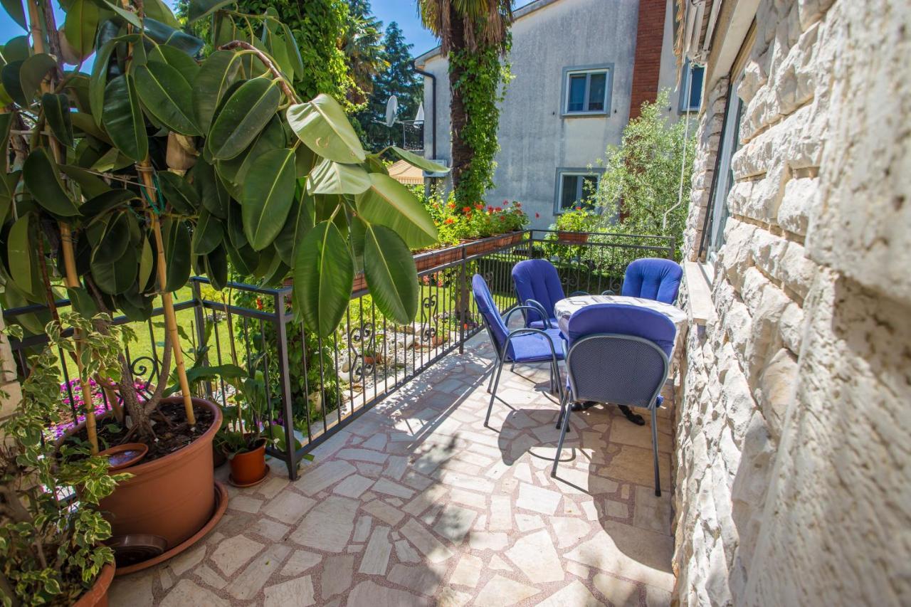 Garden View Apartment In Porec For 2 - 4 Persons Luaran gambar